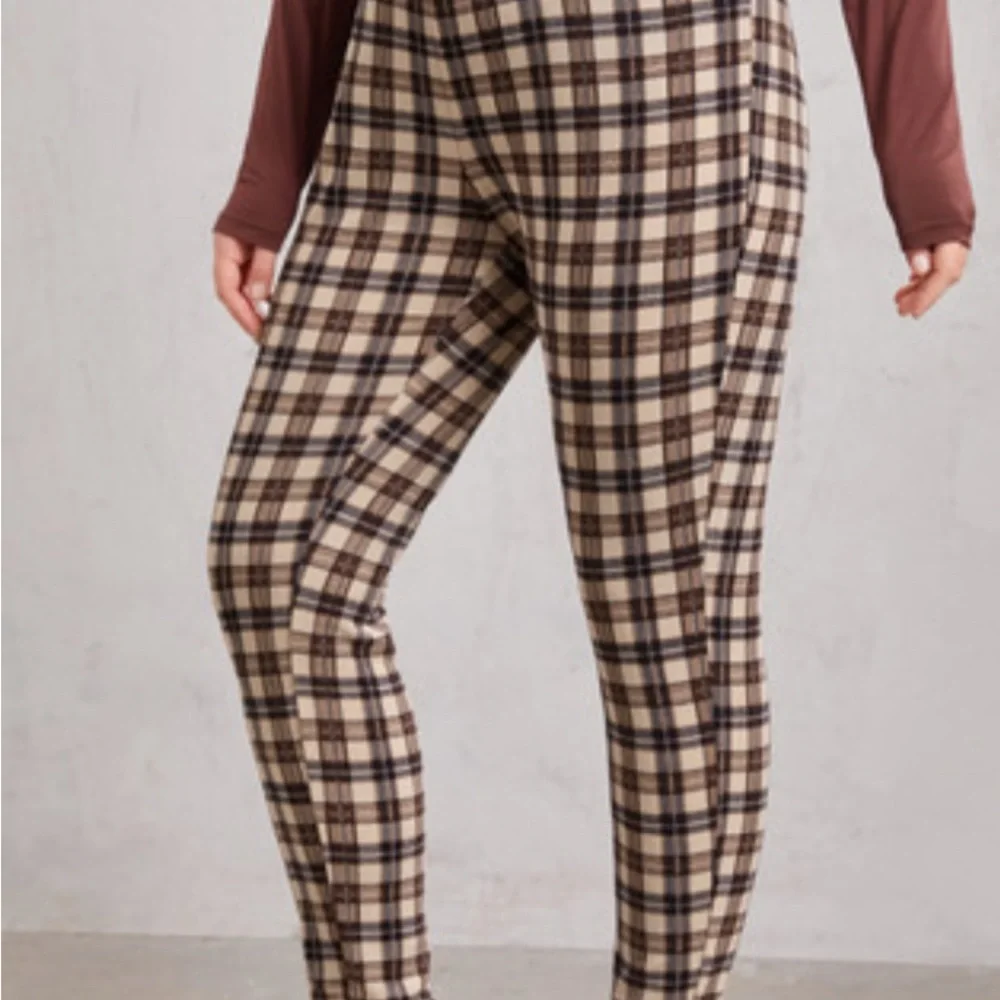 Plaid High-Waisted Pants - Picture 2 of 5
